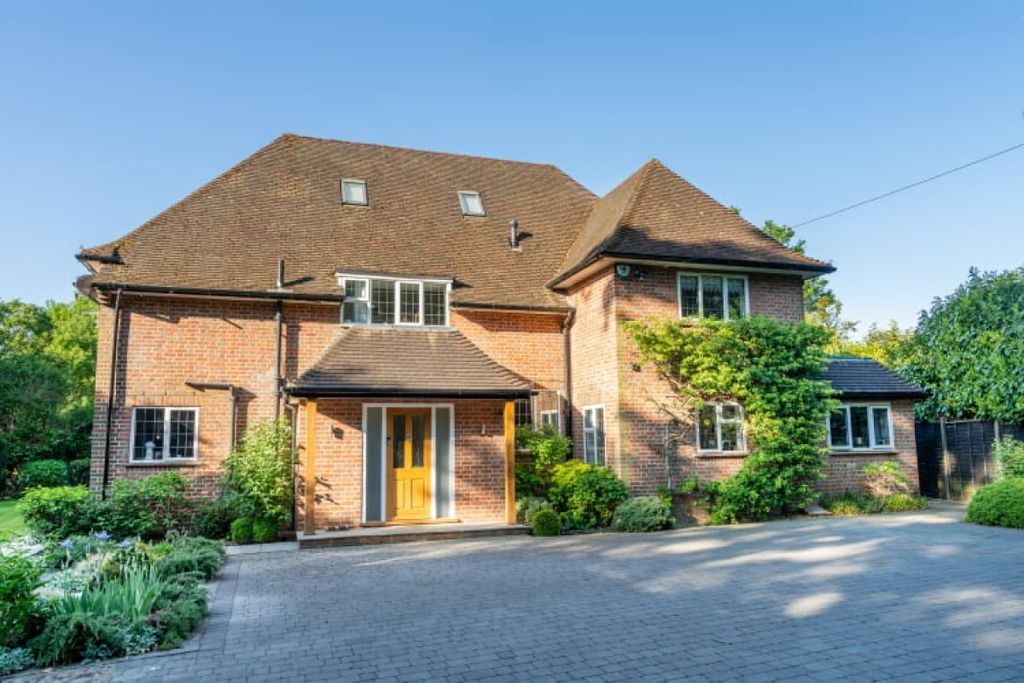 Property photo 1 of 18