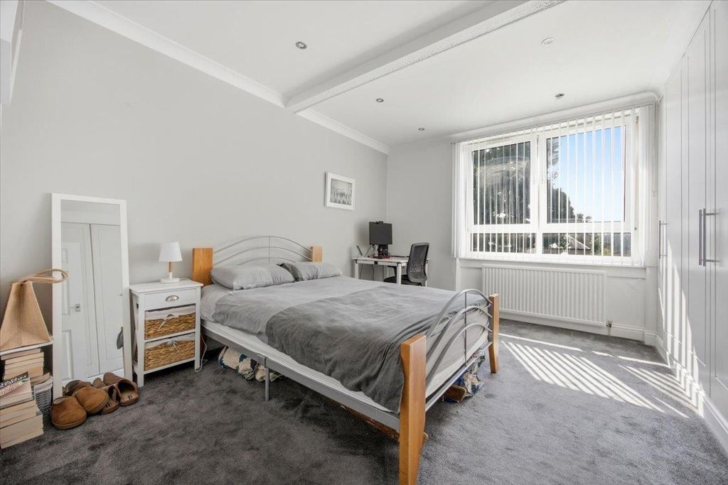 Property photo 3 of 10 08-95C_Langmuirhead_Rd_Auchinloch_008.Jpg