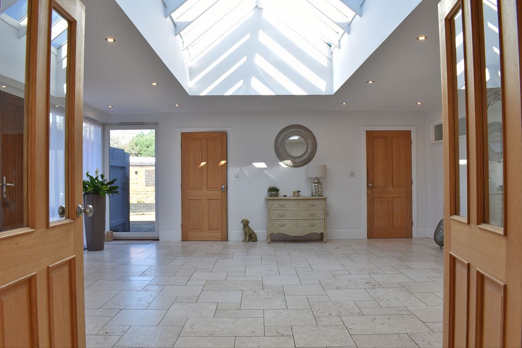 Property photo 2 of 23 Photo 28