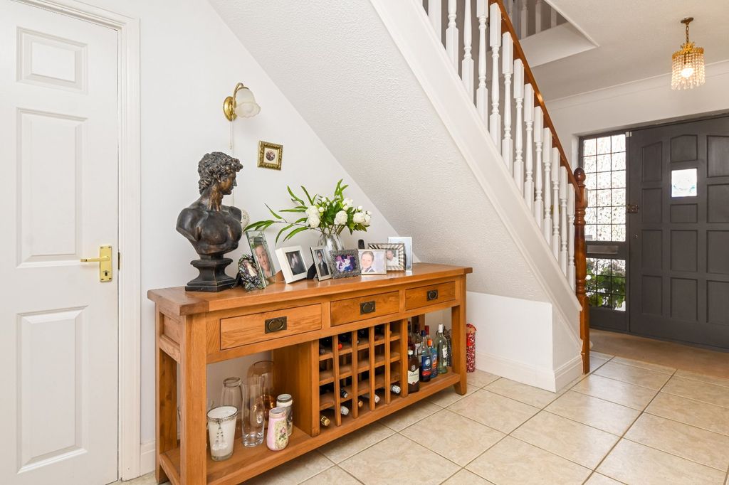 Property photo 2 of 46 Picture No. 26