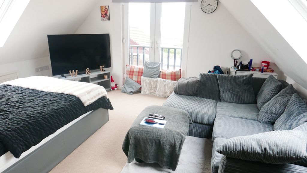 Property photo 3 of 5