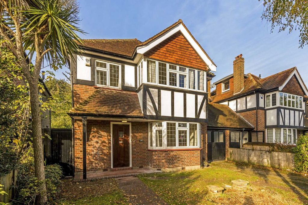 Property photo 1 of 8