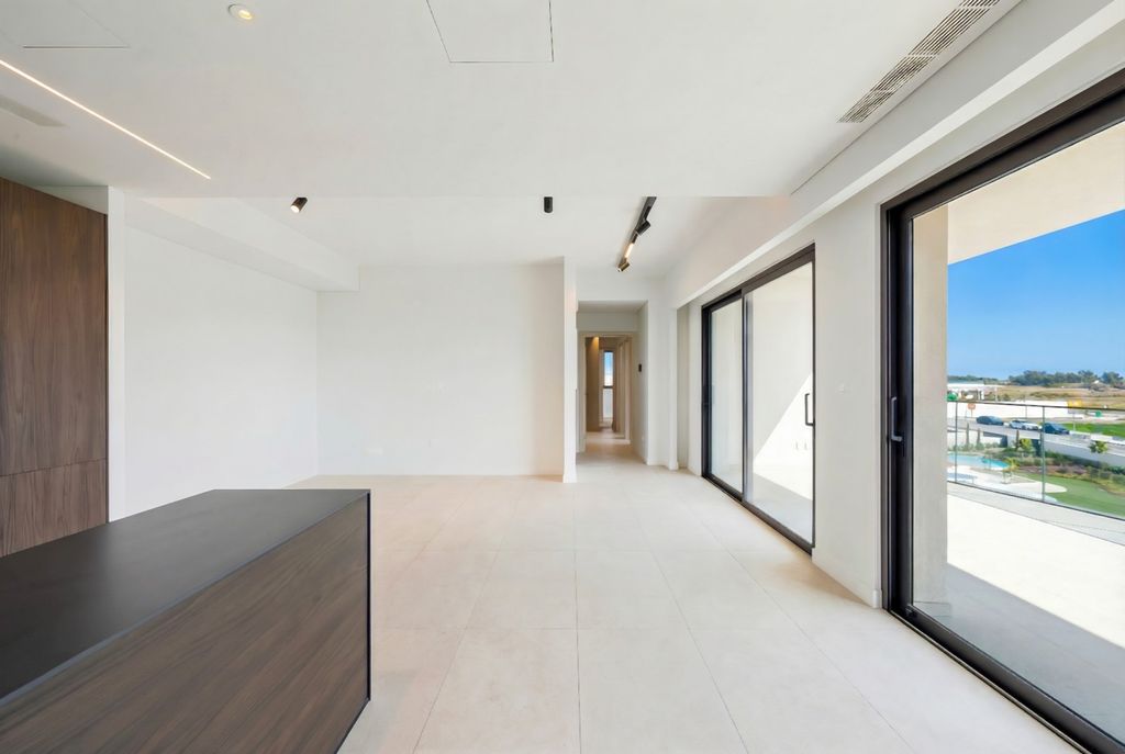 Property photo 2 of 26