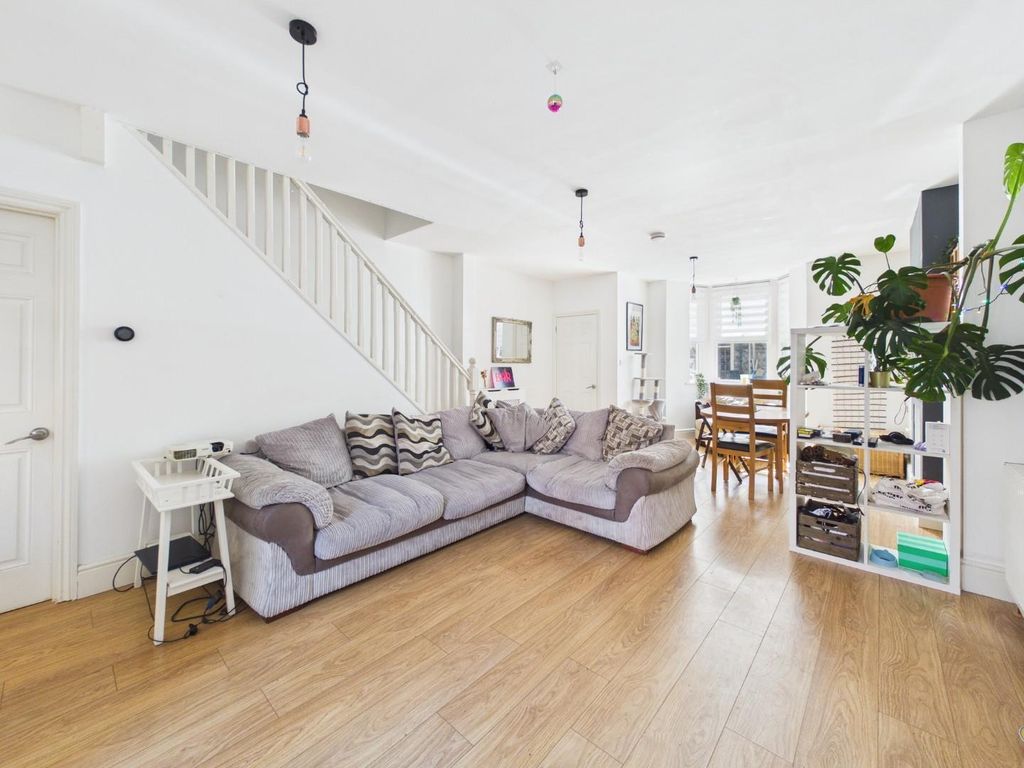 Property photo 3 of 16 Cam01576G0-Pr0357-Still007.Jpg