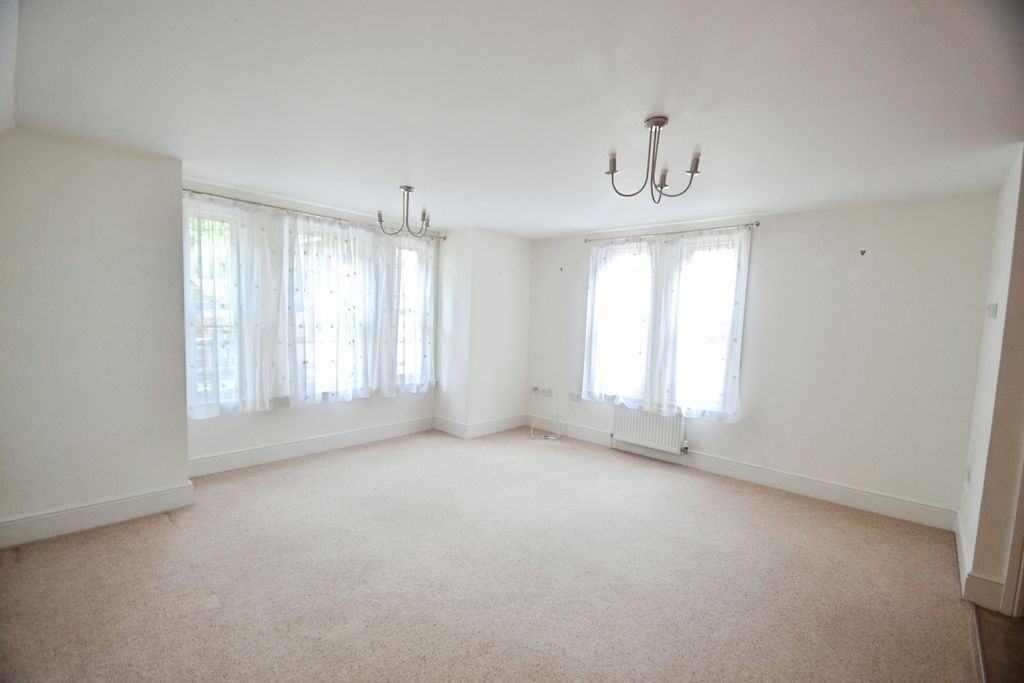 Property photo 3 of 11 Pbox-Img.Jpg