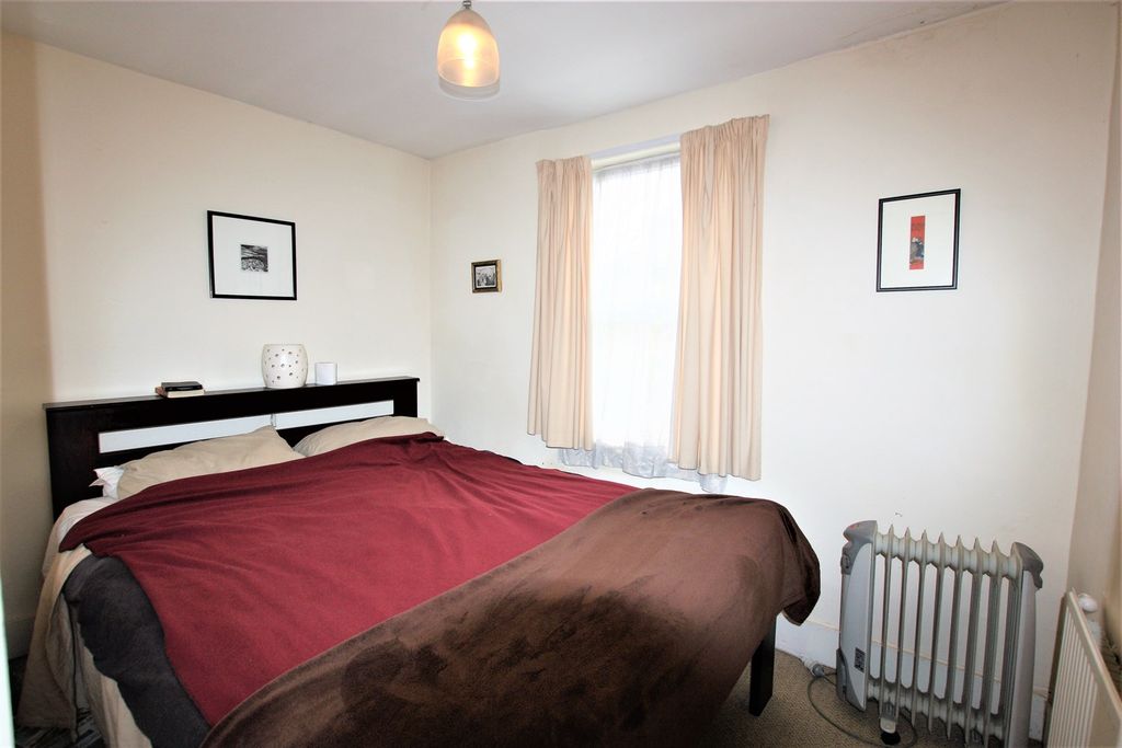 Property photo 3 of 4