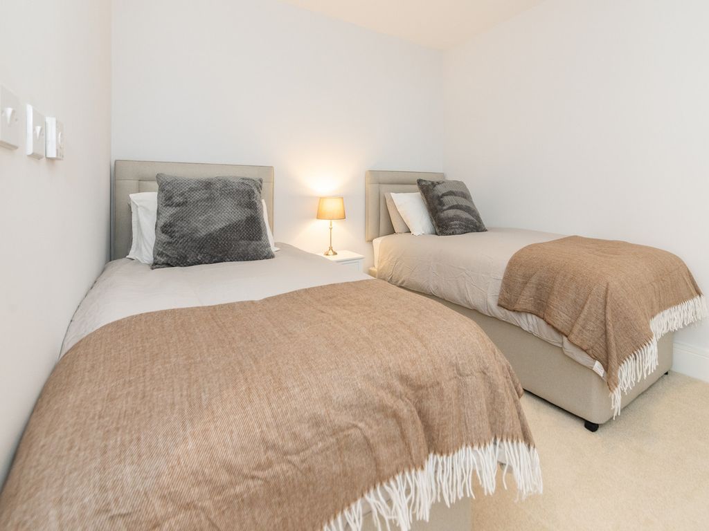 Property photo 1 of 33