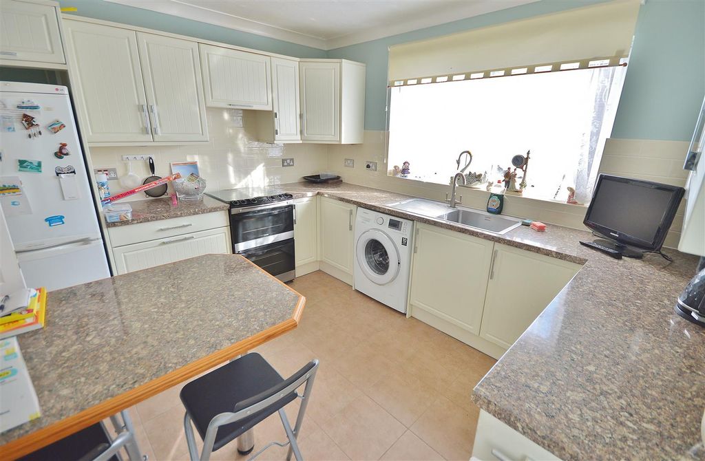 Property photo 2 of 13 Kitchen