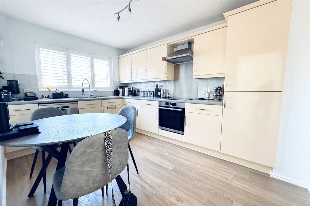 Property photo 3 of 16 Kitchen/Diner Photo2