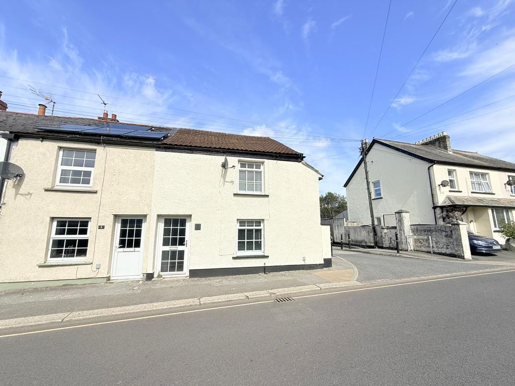 Property photo 1 of 12