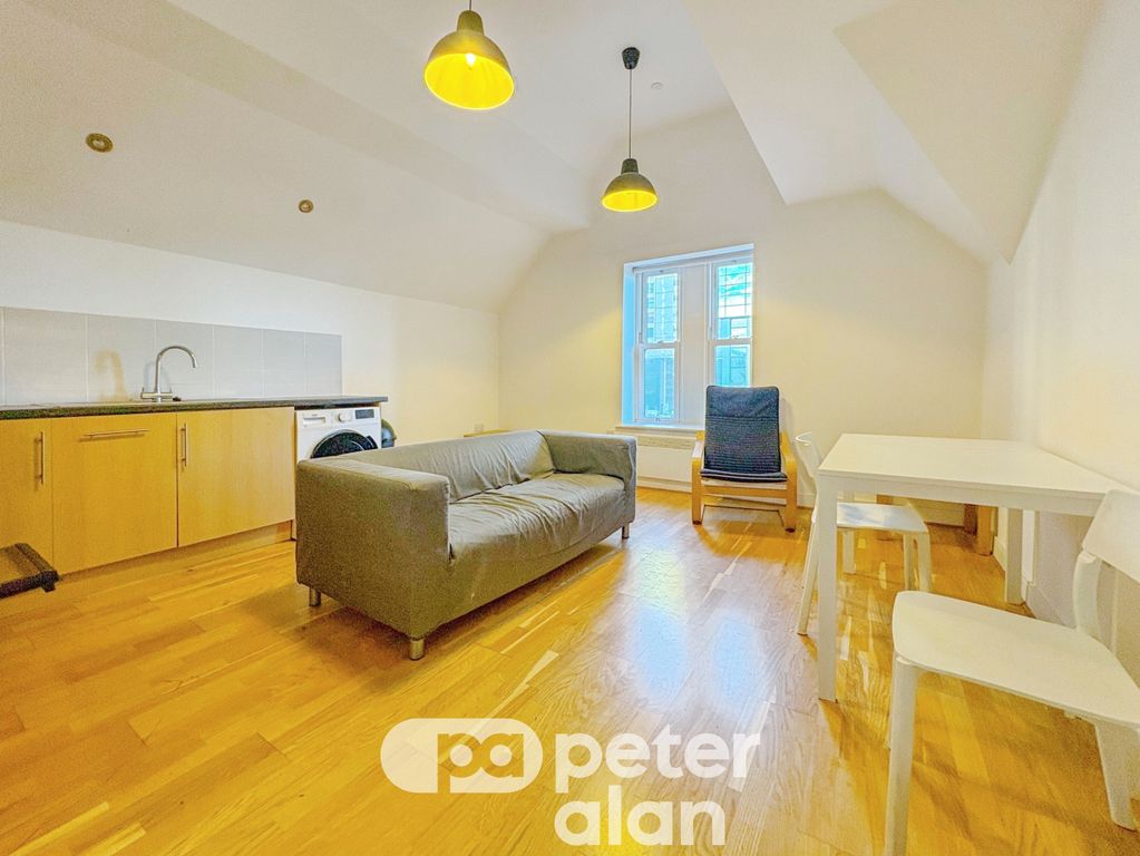 Property photo 3 of 10 Living Room