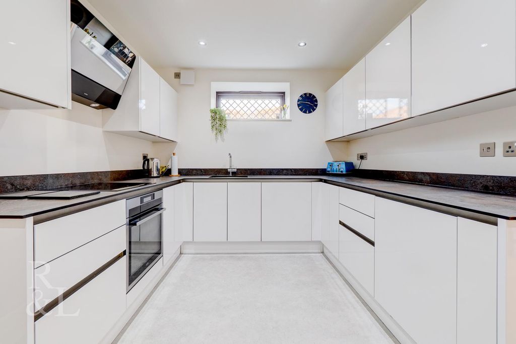 Property photo 2 of 25 Batched  (51).Jpg