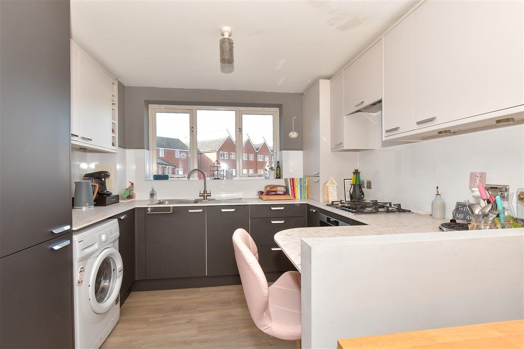 Property photo 1 of 8 Kitchen