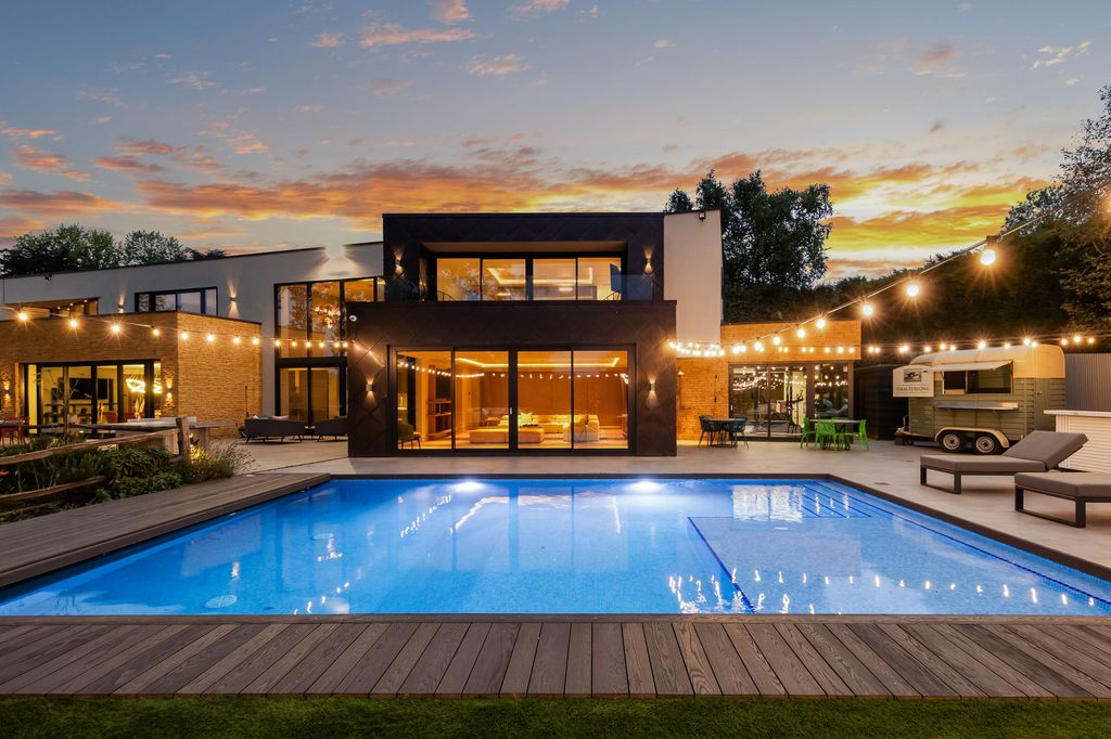 Property photo 1 of 26