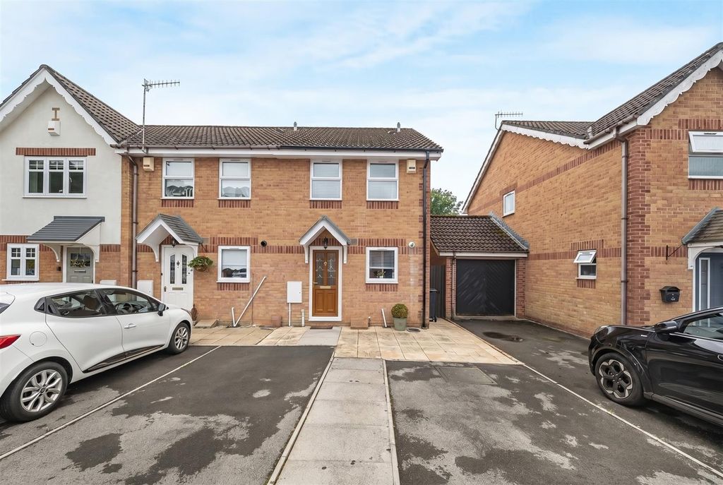 Property photo 1 of 18 Main Dwelling