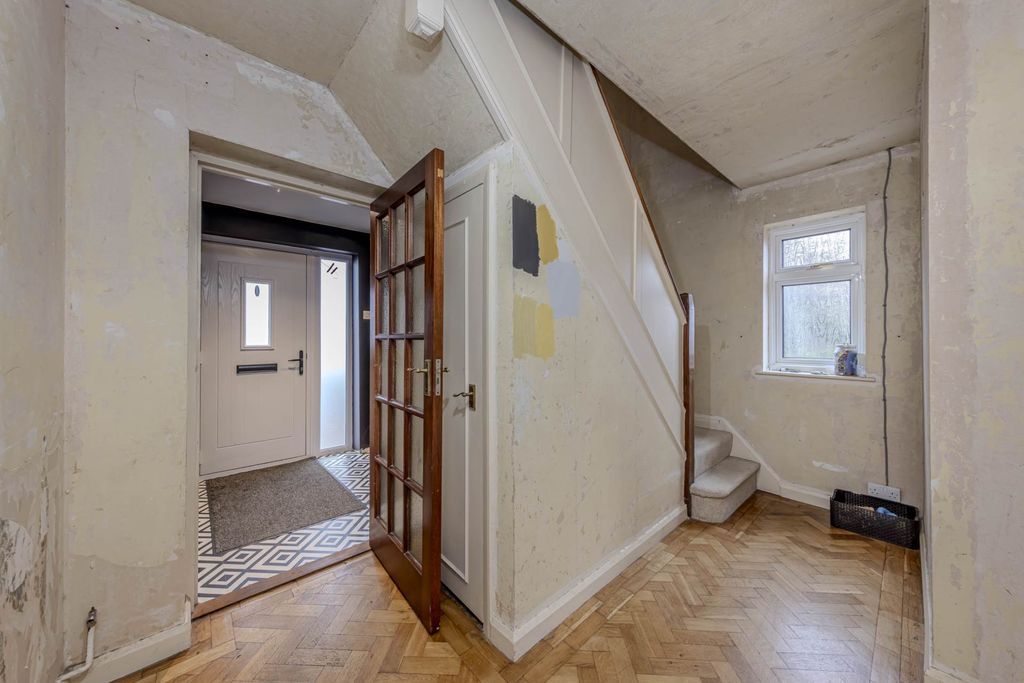 Property photo 3 of 32
