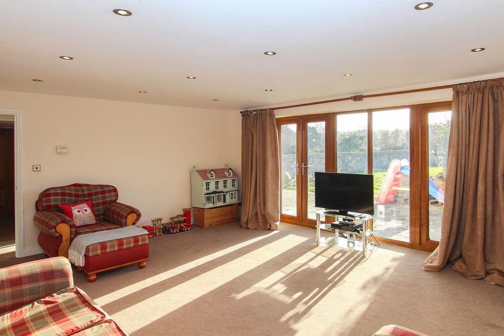 Property photo 2 of 14 Photo 1