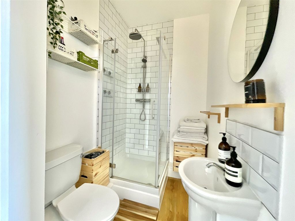 Property photo 2 of 15 En-Suite