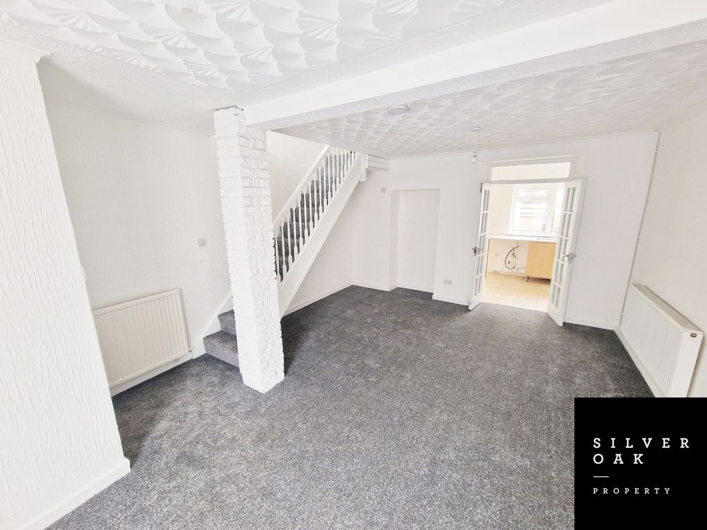 Property photo 2 of 9 2