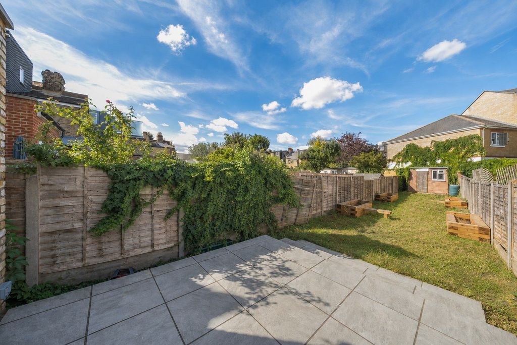 Property photo 2 of 10 Picture No. 34