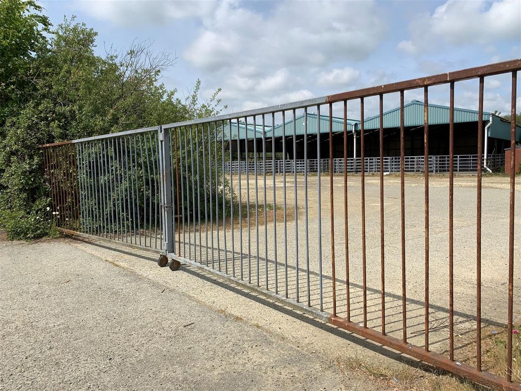 Property photo 2 of 5 Gates.Jpg