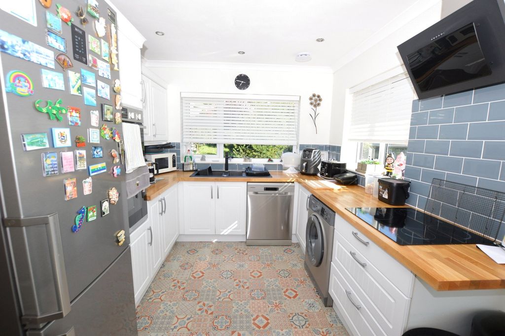 Property photo 2 of 15 Picture No. 08