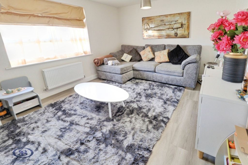 Property photo 2 of 25 Pbox-Img.Jpg