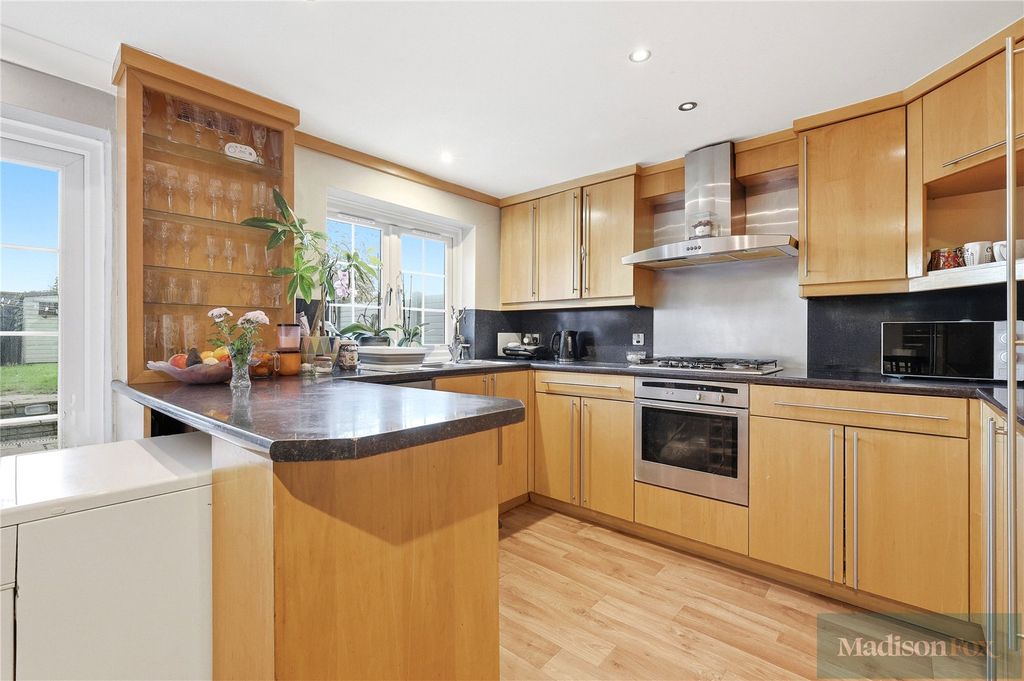 Property photo 3 of 30 Picture No. 27