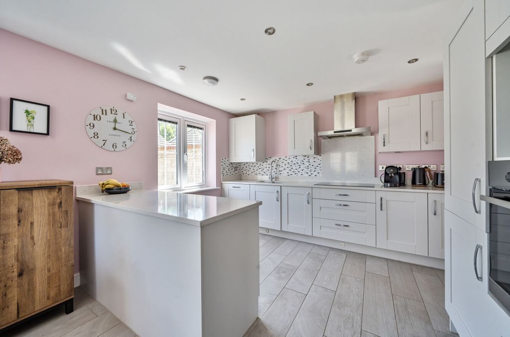 Property photo 2 of 22 Kitchen/Diner