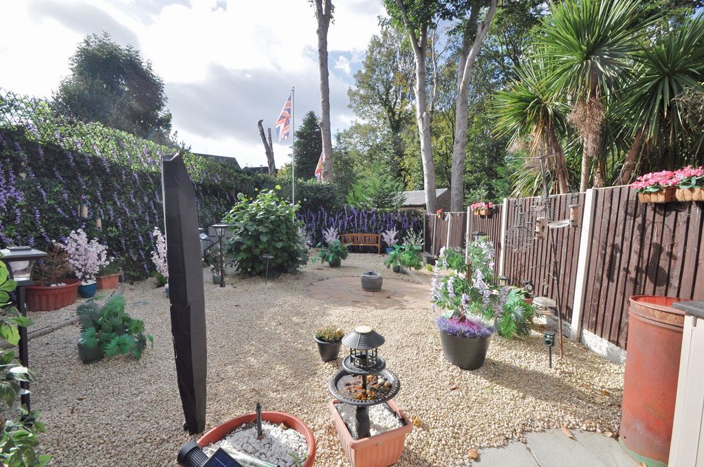 Property photo 3 of 34
