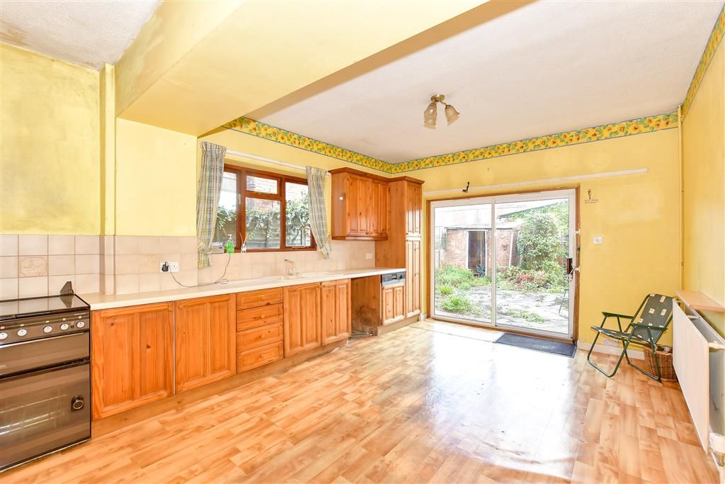 Property photo 3 of 14 Kitchen