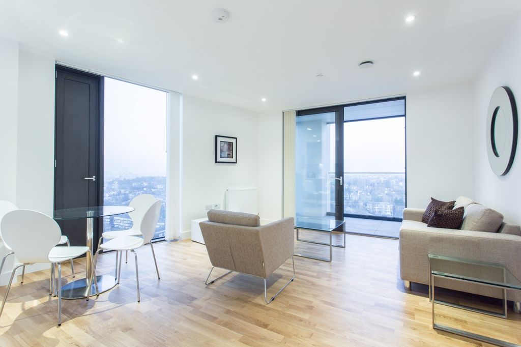 Property photo 1 of 7 Lounge