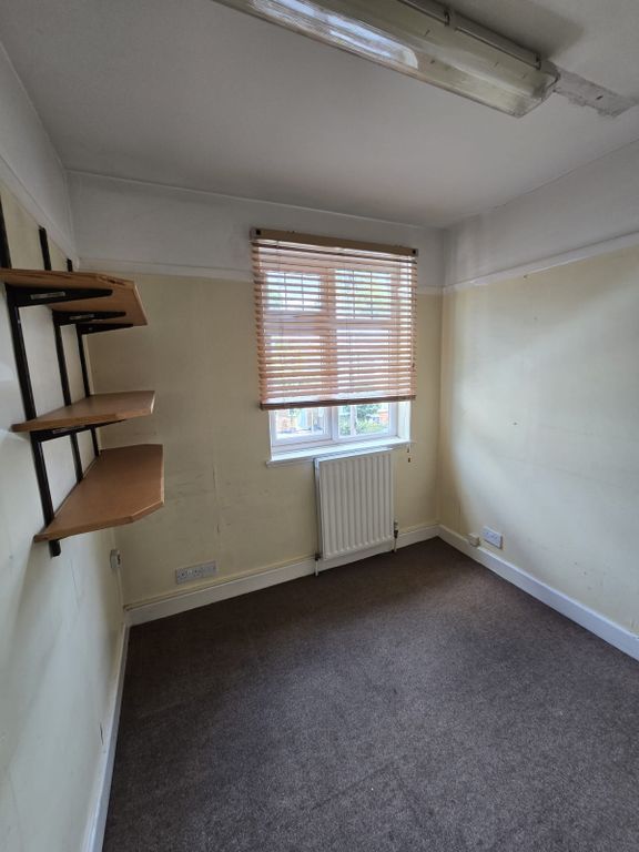 Property photo 3 of 6 Gallery