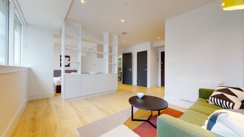 Property photo 1 of 17 Bedroom