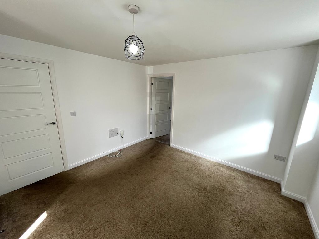 Property photo 3 of 14 Image