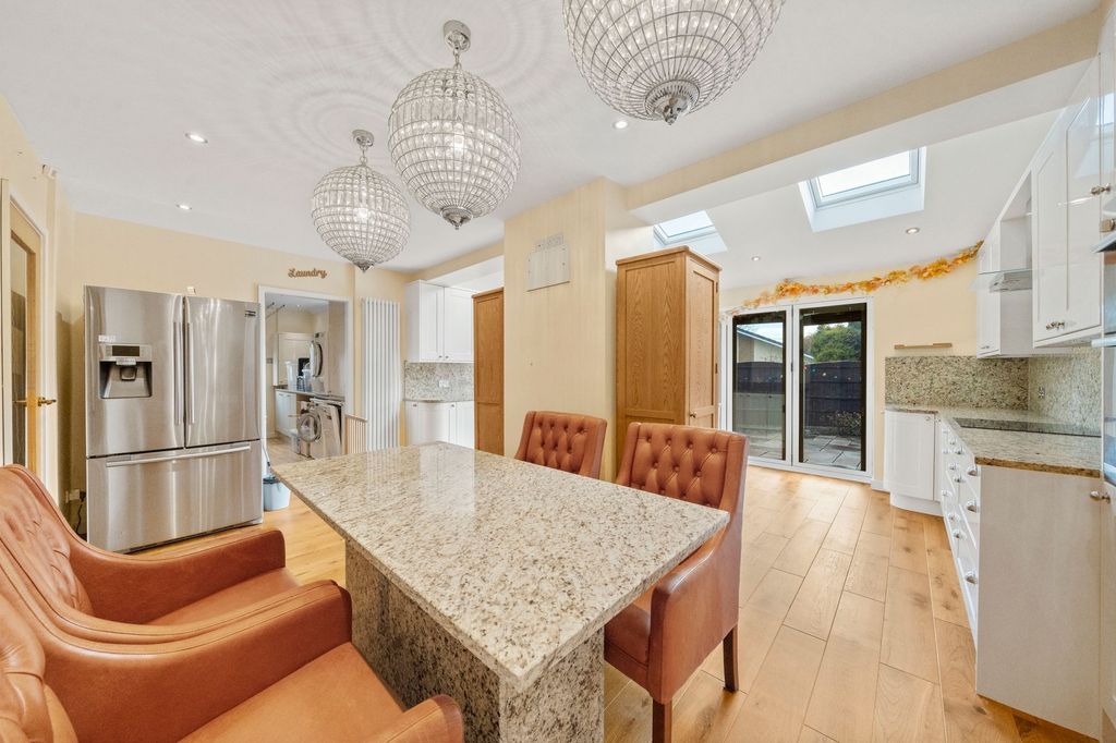 Property photo 3 of 24