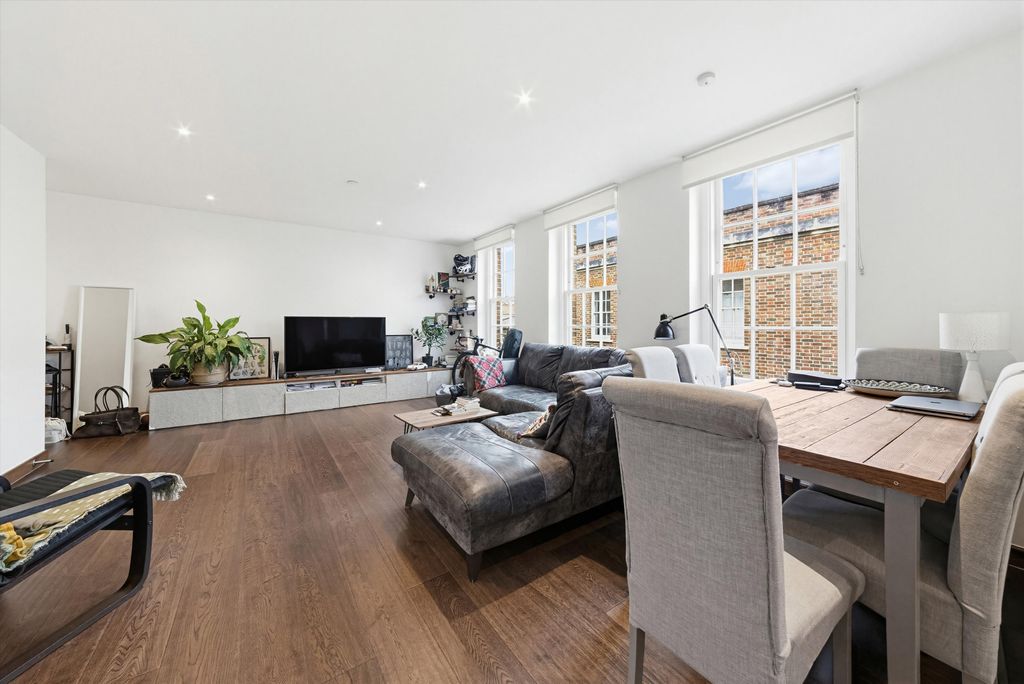 Property photo 3 of 10 Image