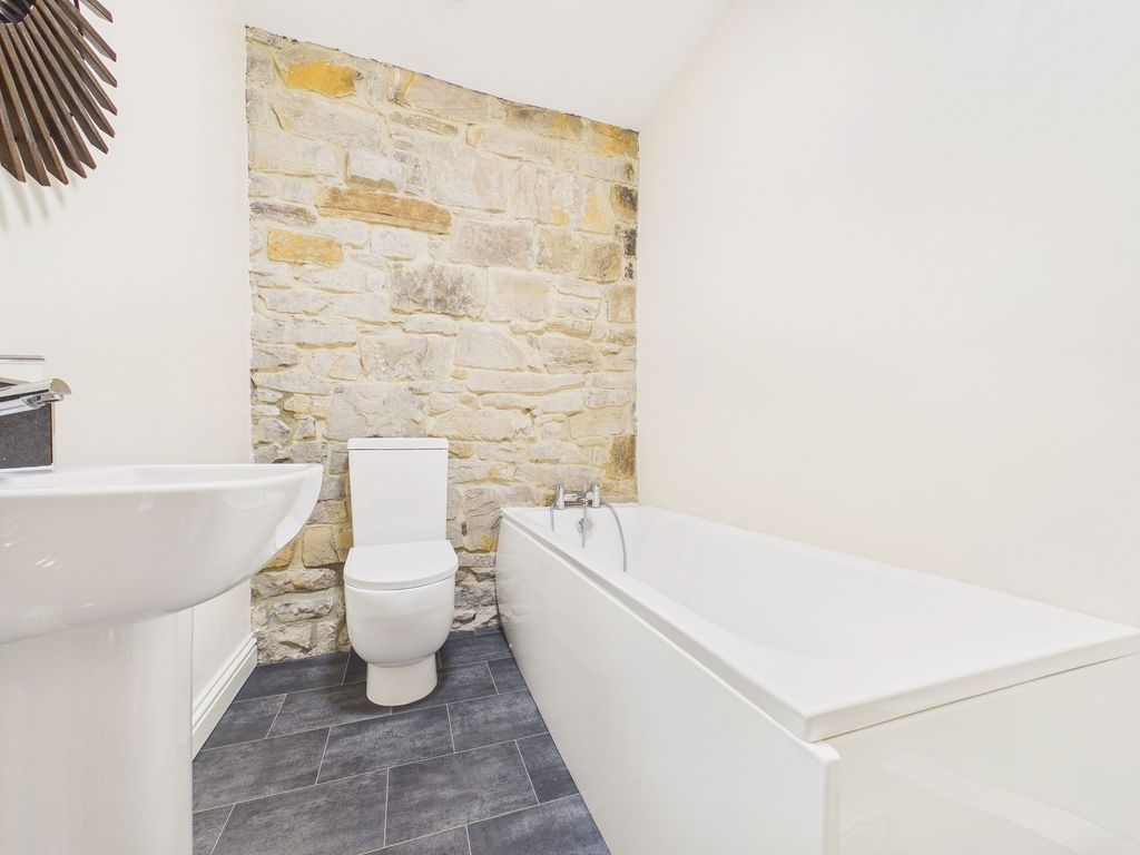 Property photo 3 of 12 Bathroom