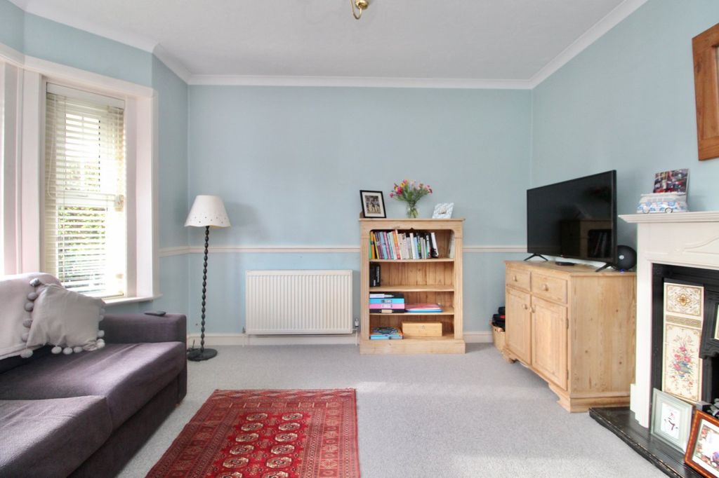 Property photo 2 of 19