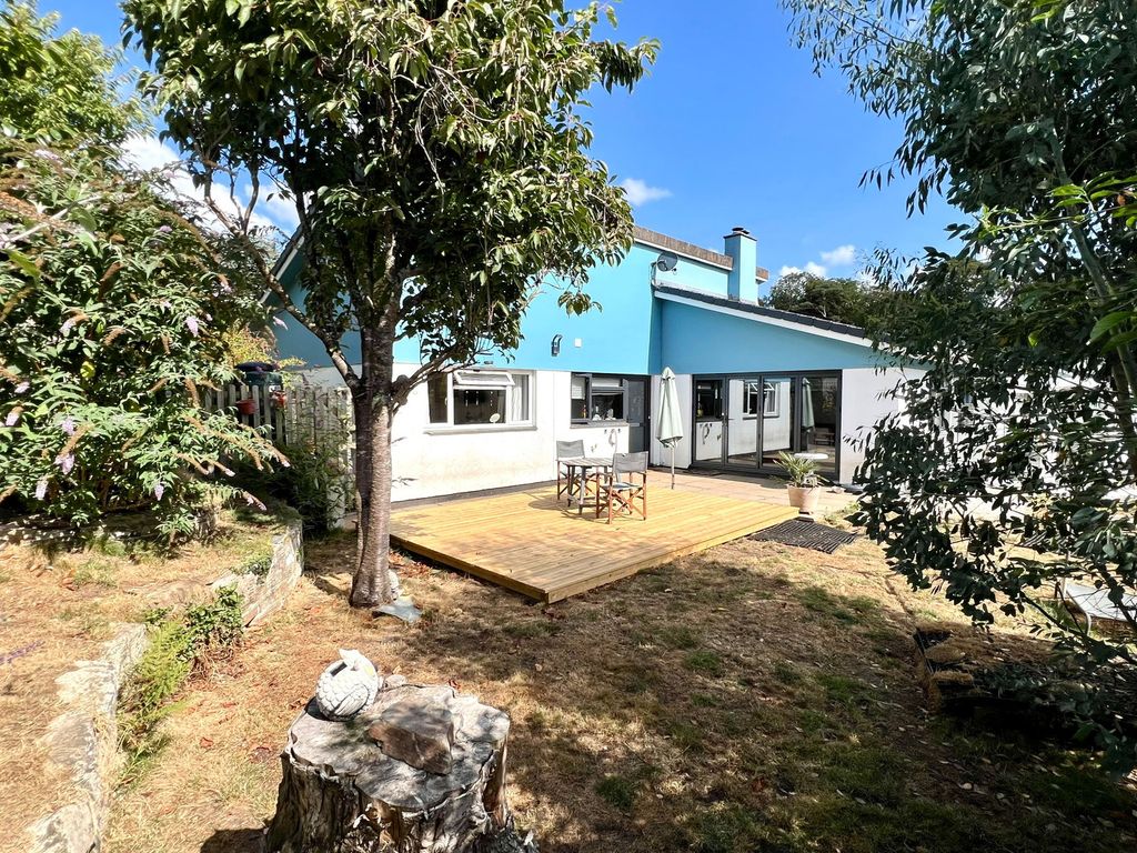 Property photo 2 of 18