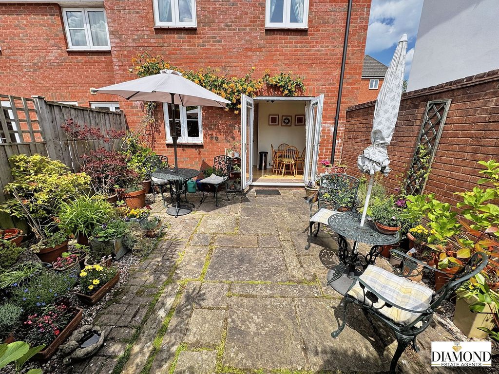 Property photo 2 of 25