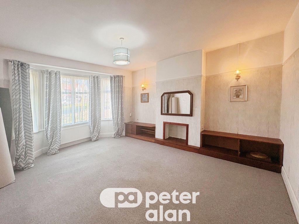 Property photo 1 of 20 Living