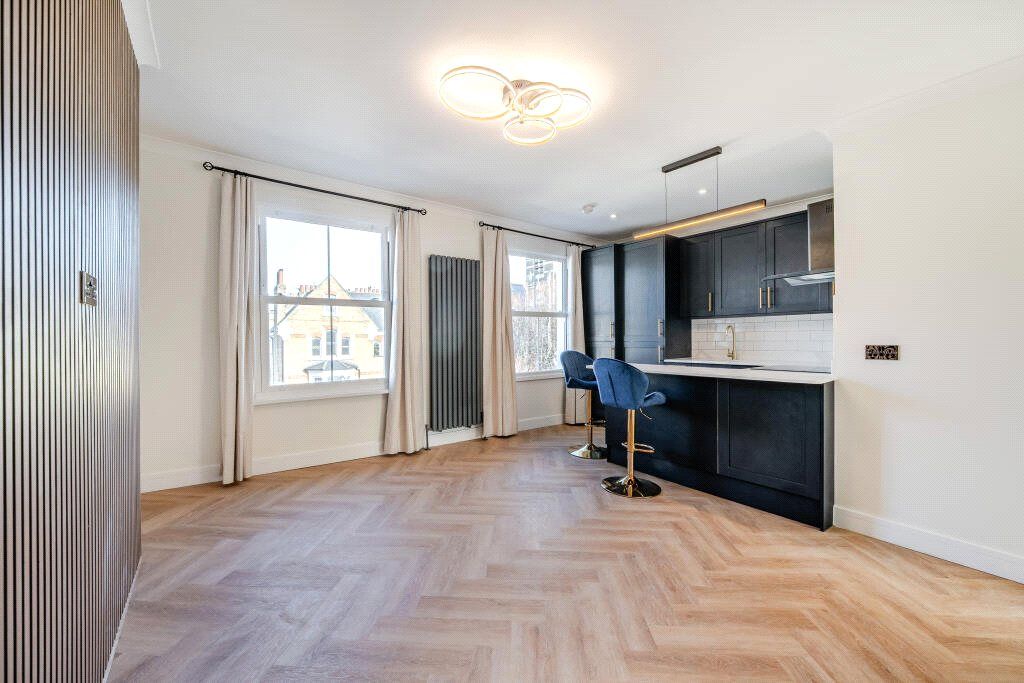 Property photo 2 of 12 Kitchen/Reception
