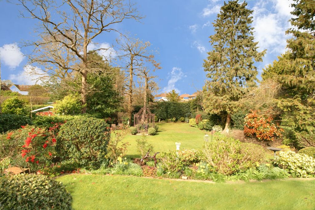 Property photo 2 of 25 Img_5427-Img_5429