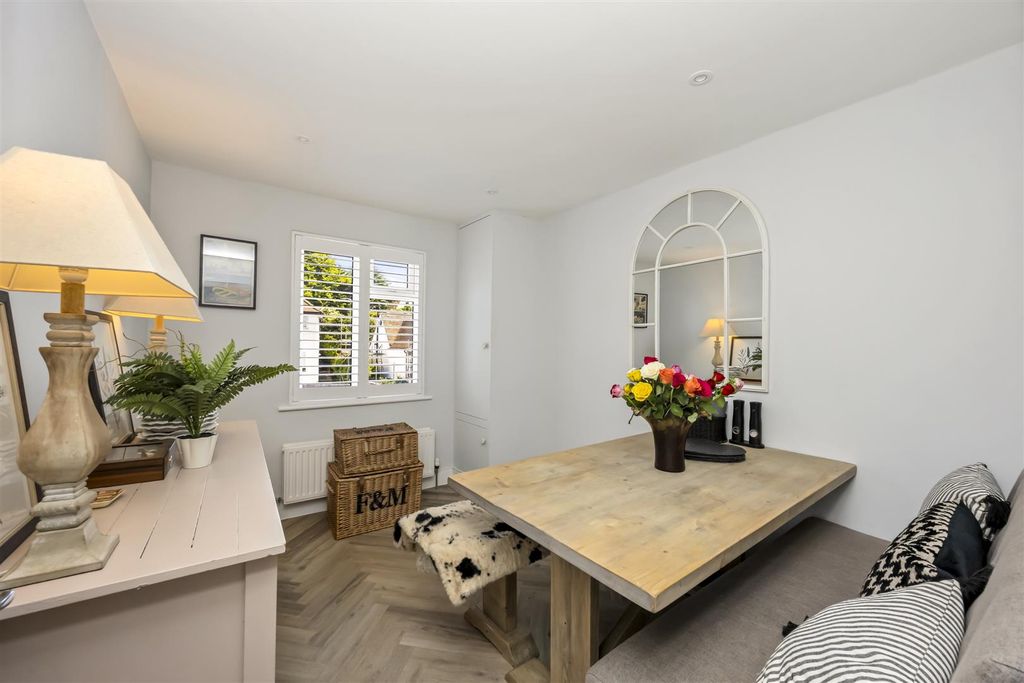 Property photo 3 of 17 Dining Room