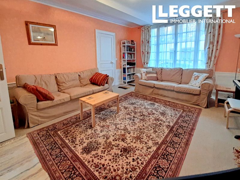 Property photo 2 of 10