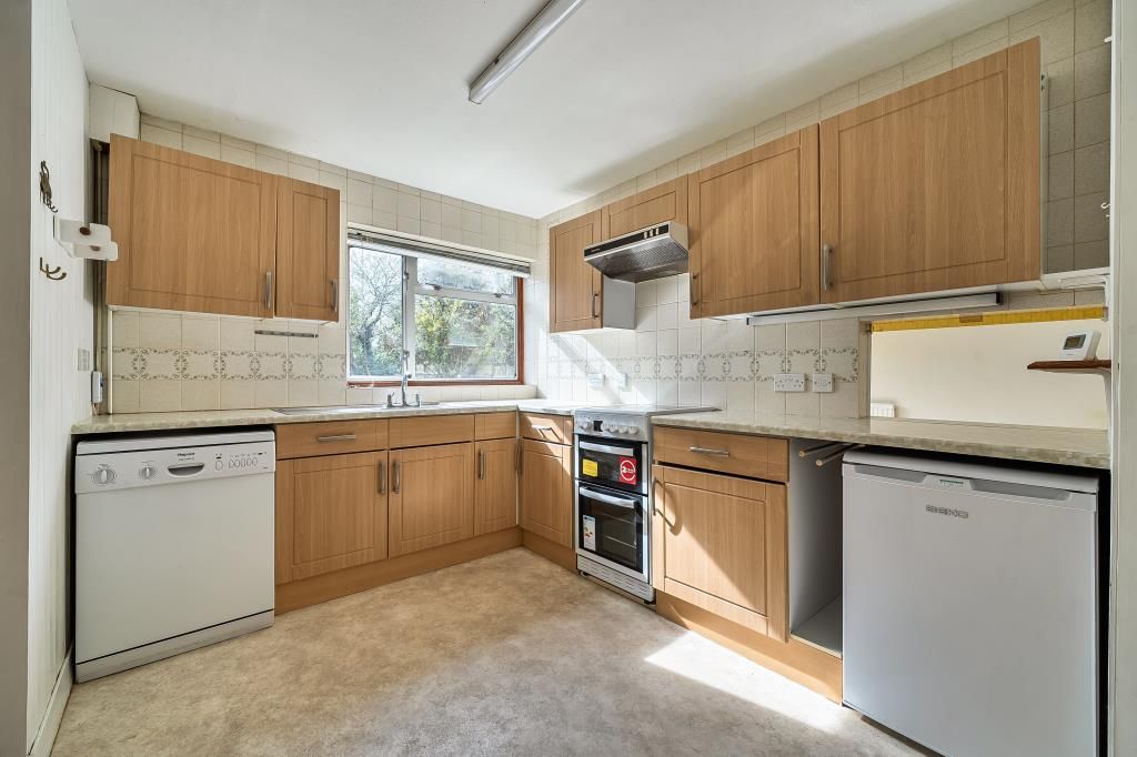 Property photo 3 of 21 Kitchen