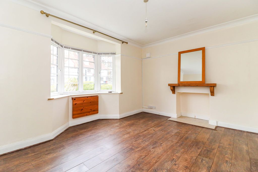 Property photo 2 of 12 Sitting/Dining Room