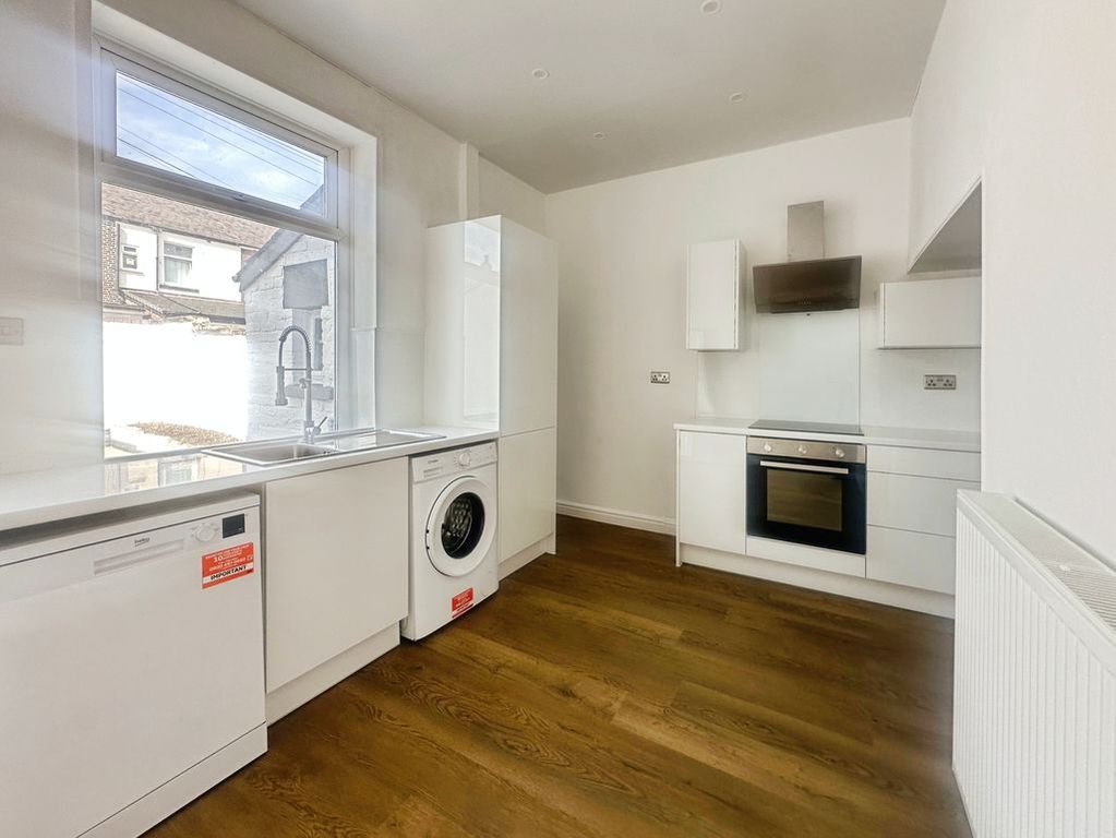 Property photo 3 of 13 Kitchen