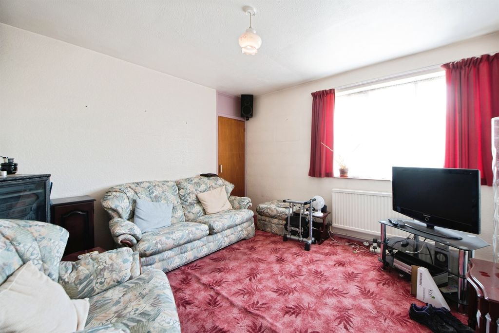 Property photo 2 of 11